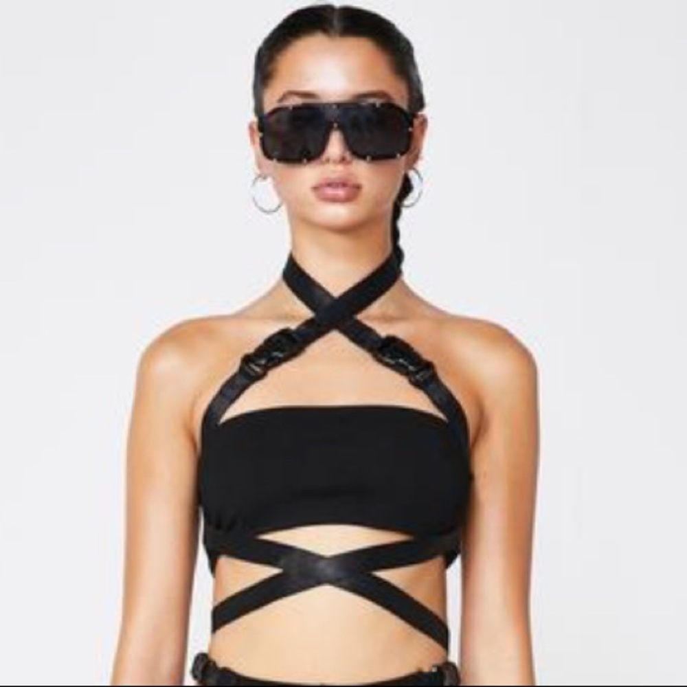 Buckle crop top